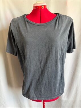 Pull&Bear Women's Short Sleeve Tee in Charcoal Gray